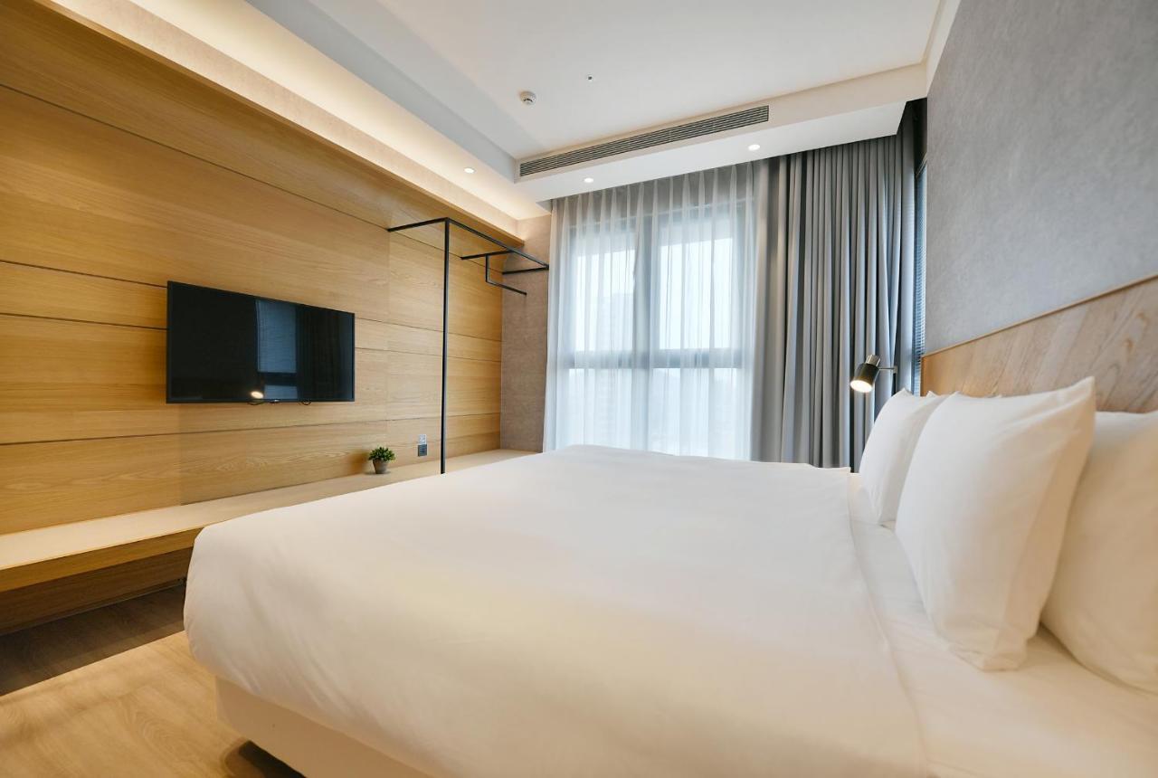 Check Inn Select New Taipei Sanchong Exteriör bild