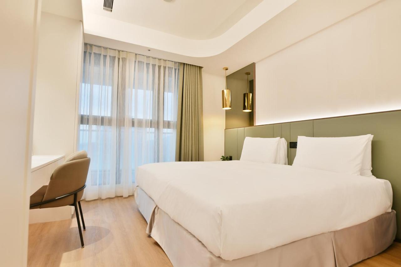 Check Inn Select New Taipei Sanchong Exteriör bild