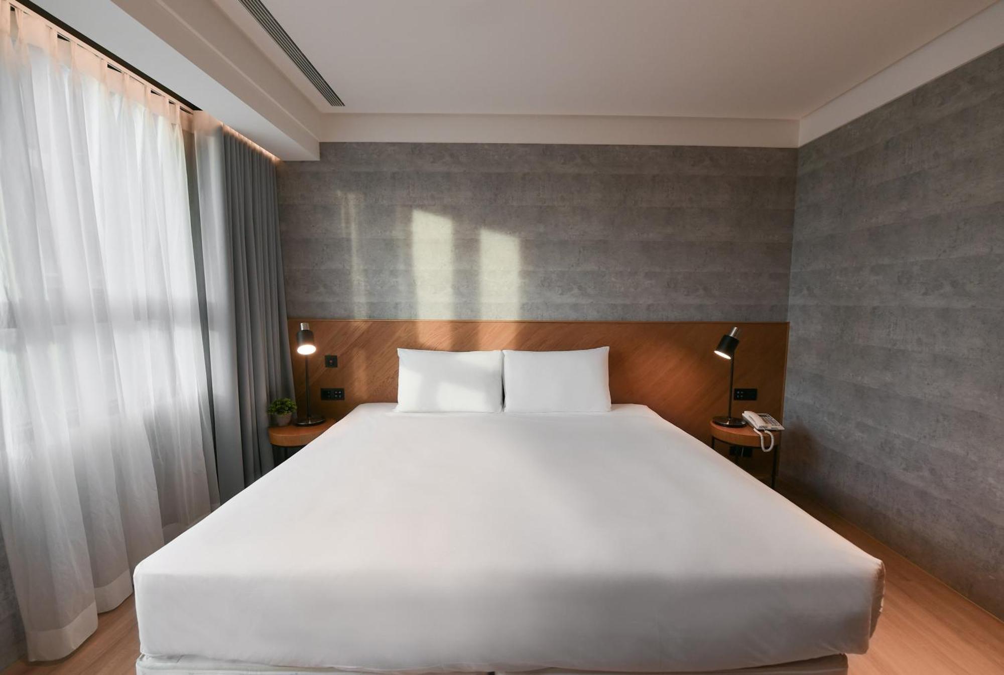 Check Inn Select New Taipei Sanchong Exteriör bild