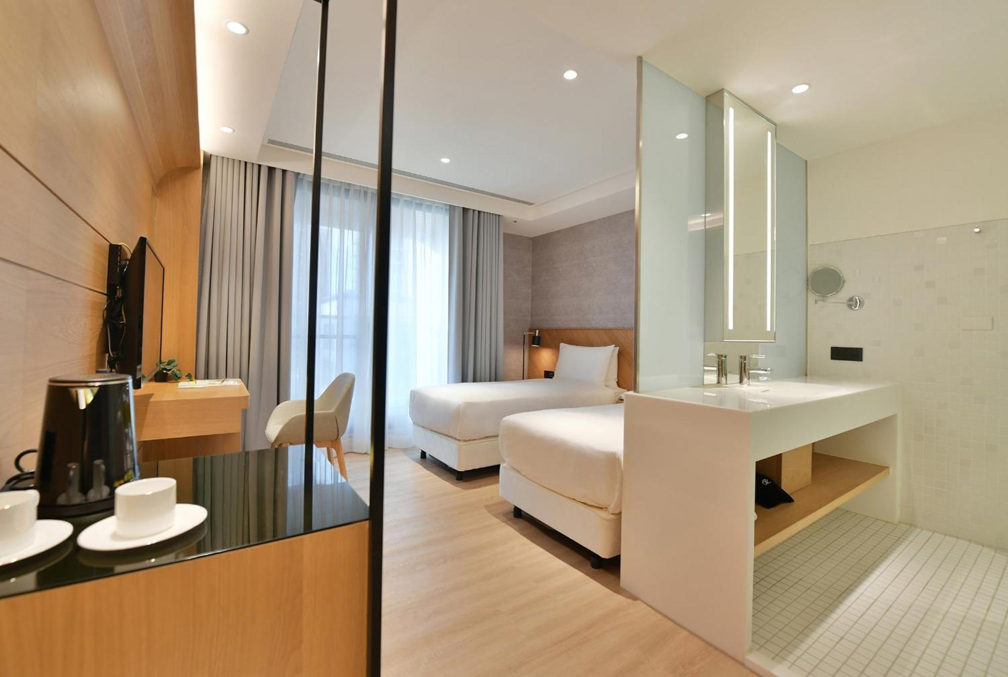 Check Inn Select New Taipei Sanchong Exteriör bild
