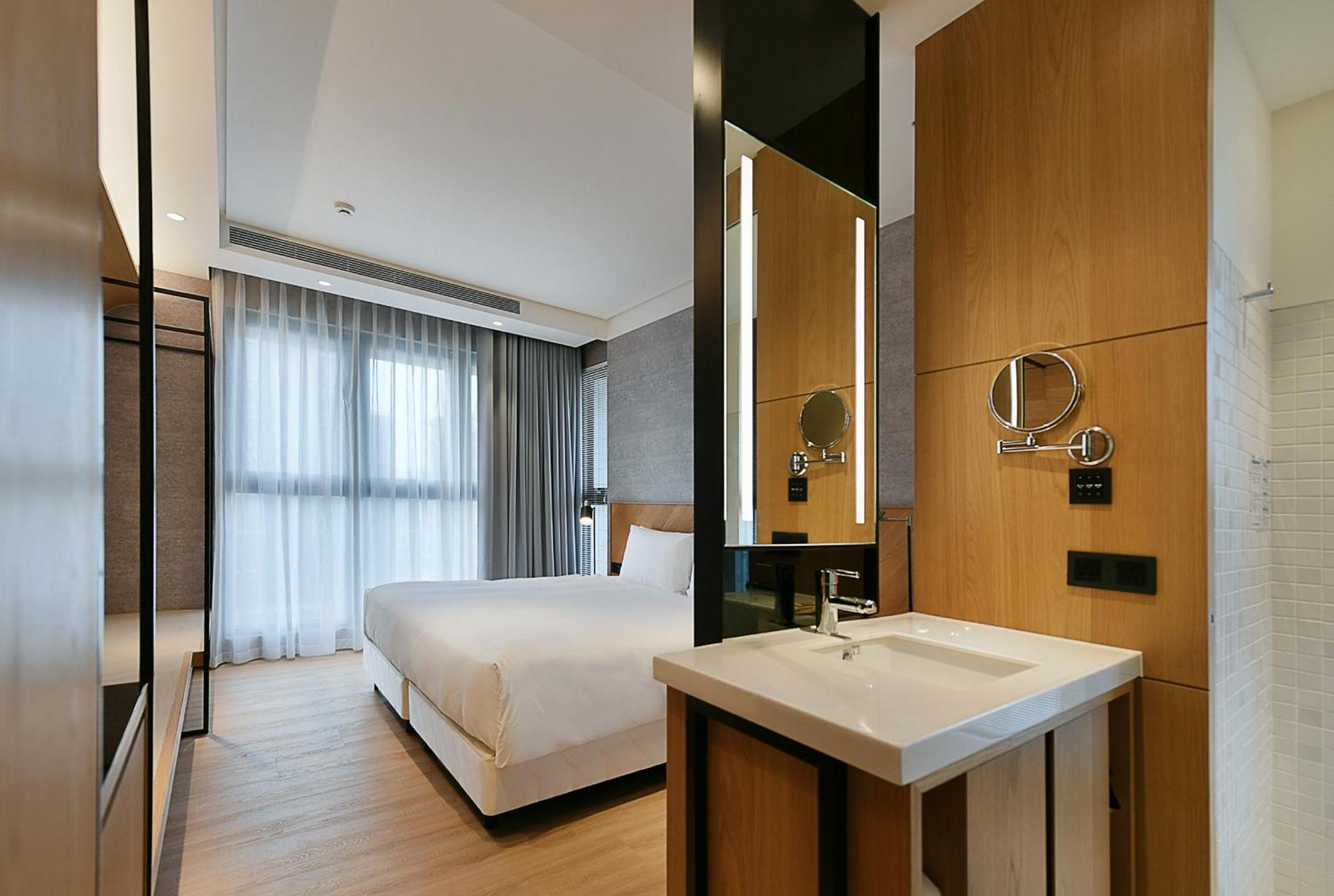 Check Inn Select New Taipei Sanchong Exteriör bild
